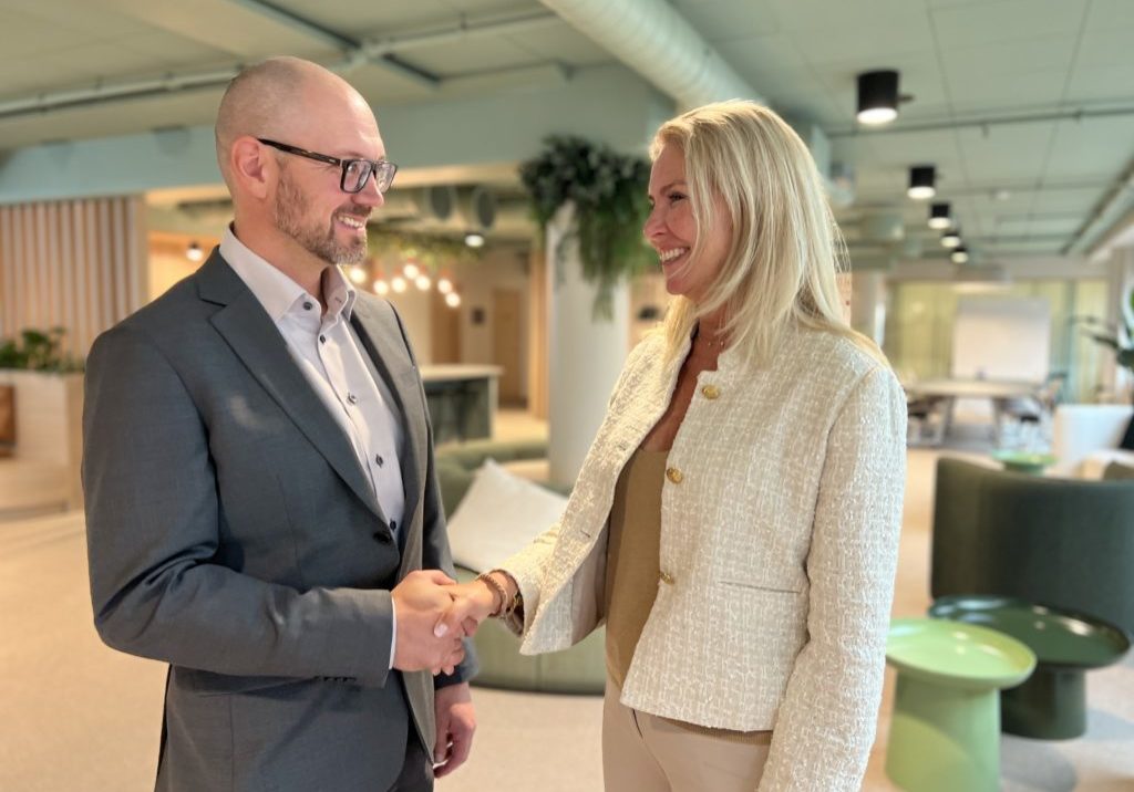 Martin Komstadius, administrerende direktør i BM Systems og Marianne Bergmann Røren, konsernsjef i Mesta.